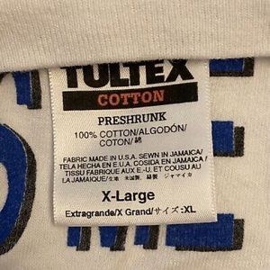 Vintage “Mom Likes Me Best” autographed tee shirt. Size X-Large